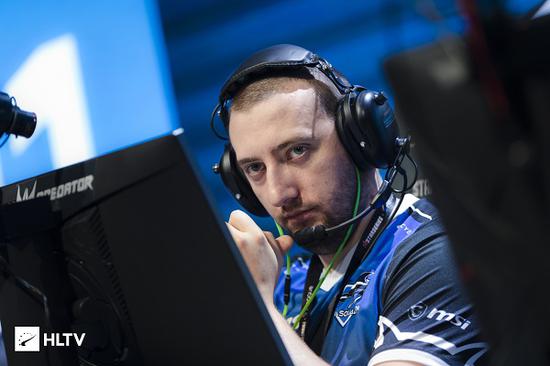 腾讯无畏契约手游首年收入预期达60亿元的深度解析